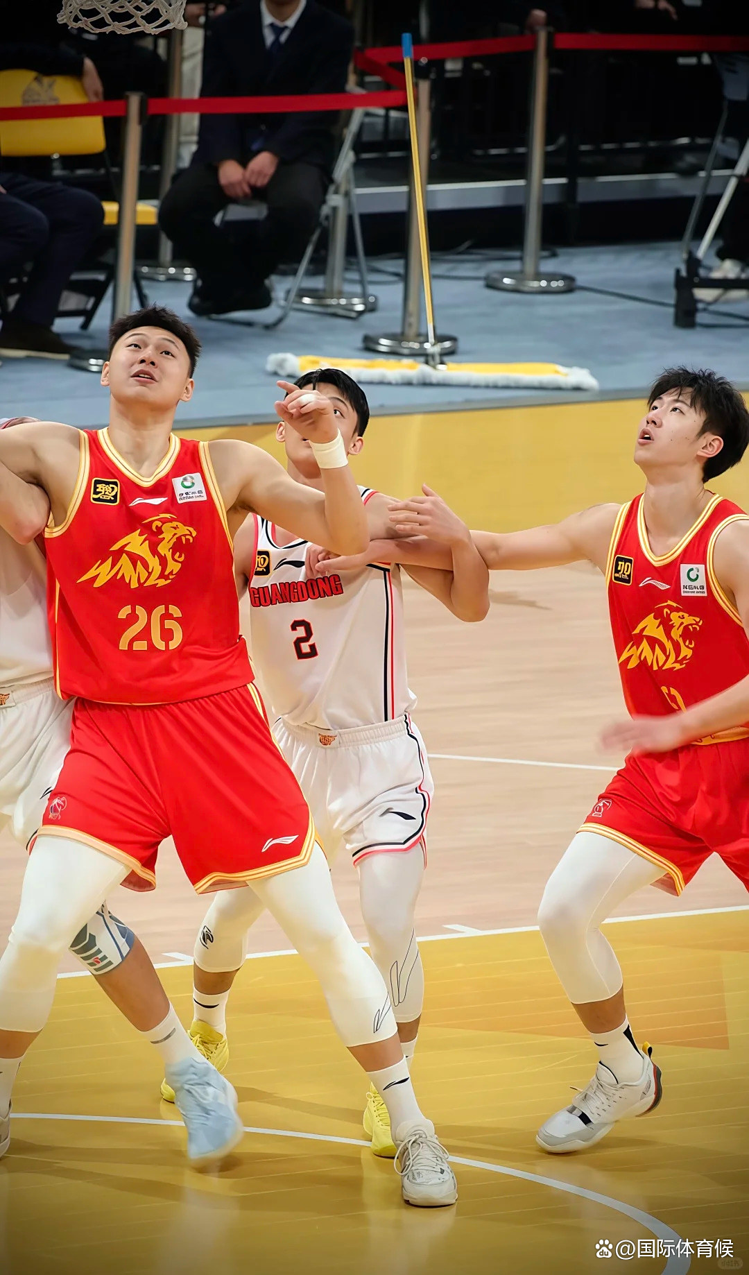 九游体育官网里程碑夜广东宏远迎来里程碑，CBA常规赛加时末段刷纪录，压力陡增，身体对抗强度拉满的简单介绍